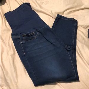 Skinny maternity jeans